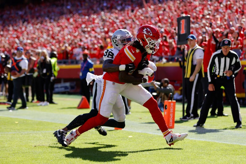 Chiefs easily handle division rival Raiders 31-0