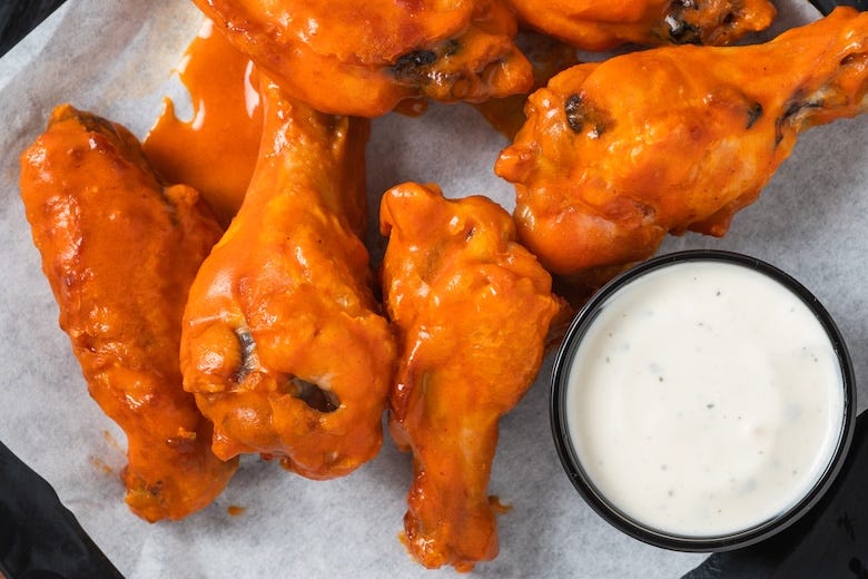Buffalo chicken wings with ranch dipping sauce