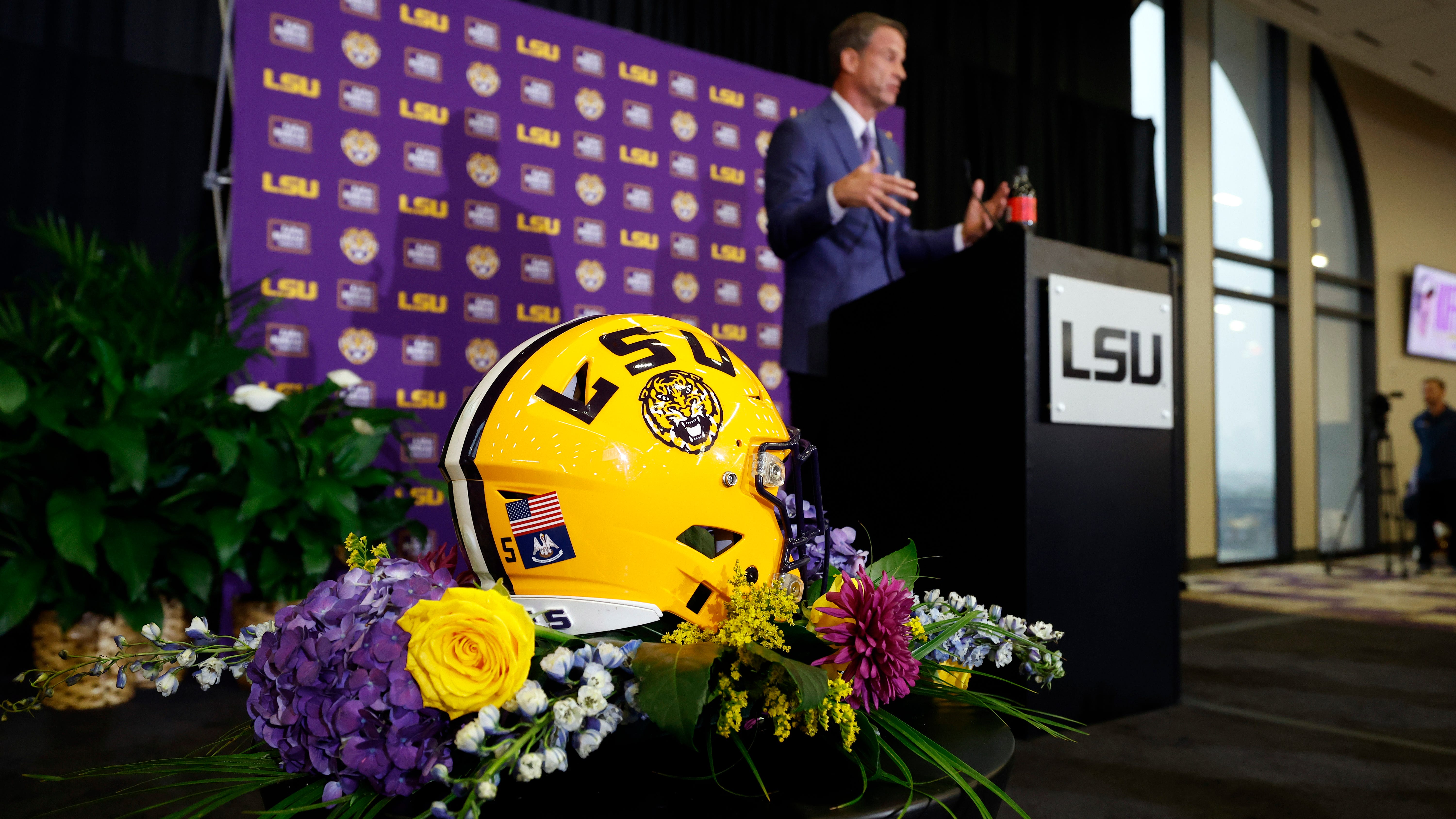 LSU targeting top end talent in the transfer portal