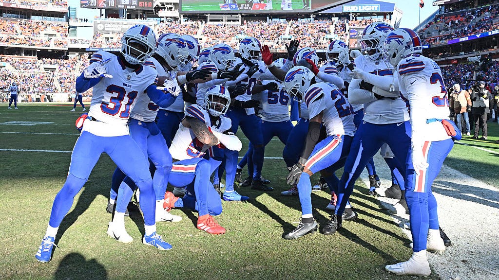 Bills defense overcomes deficiencies by continuing to come up big when it matters