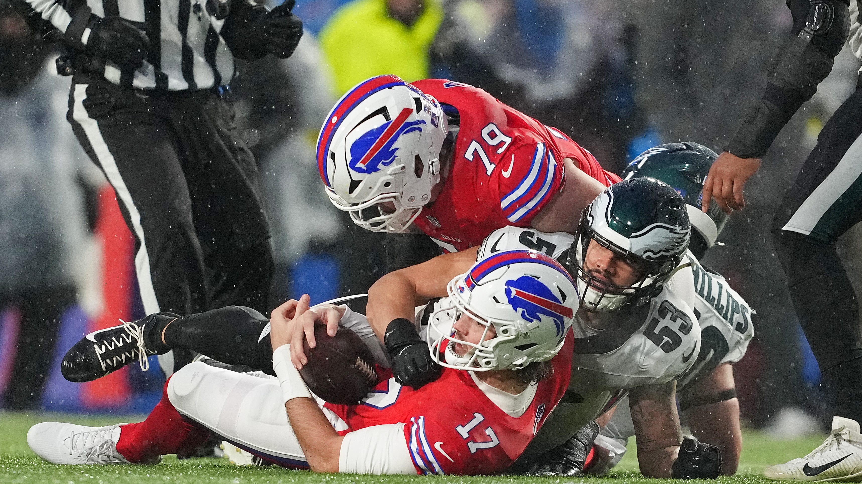 Bills fall to Eagles late after failed two-point conversion attempt