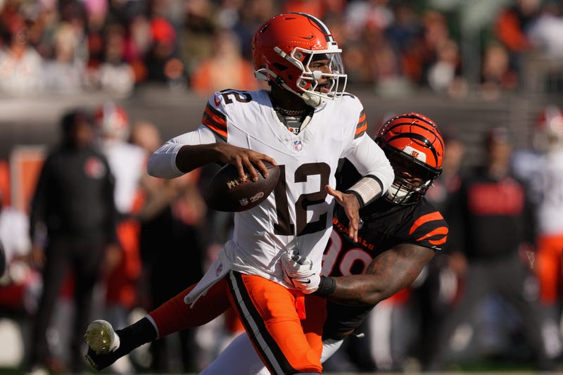 Shedeur Sanders #12 of the Cleveland Browns throws a pass against Myles Murphy #99 of the Cincinnati Bengals during the first quarter of the game at Paycor Stadium on January 04, 2026 in Cincinnati, Ohio