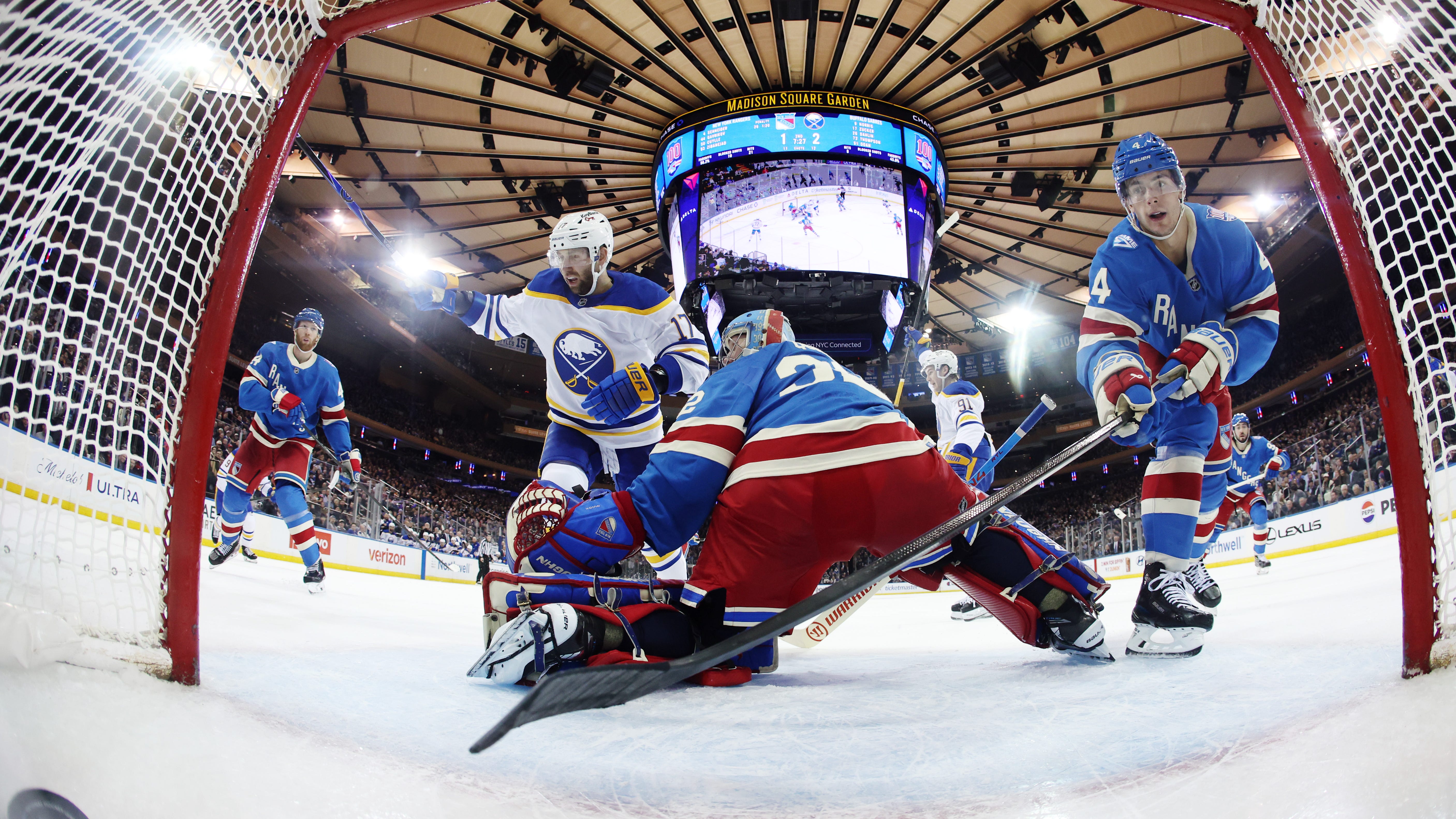 Sabres stay white-hot with win over Rangers