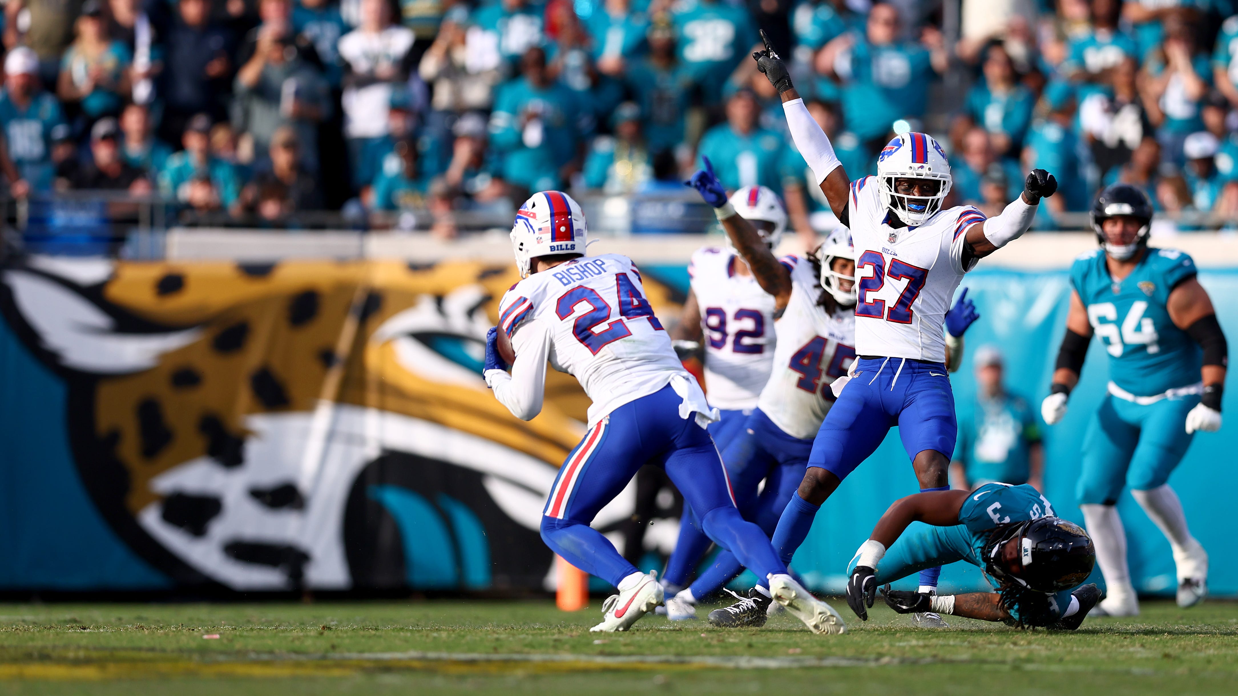 Bills edge Jaguars in Wild Card Round, earn first road playoff win since 1992