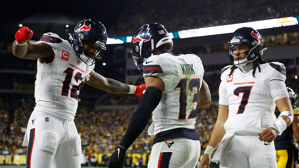 Texans WR Nico Collins carted off in wild-card against Steelers, ruled out with concussion