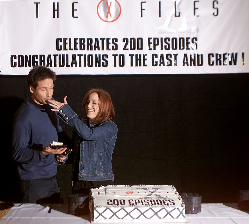 Gillian Anderson and David Duchovny celebrate 200 episodes of 'The X-Files' at 20th Century Fox Studios in Los Angeles, Ca. Friday, April 5, 2002