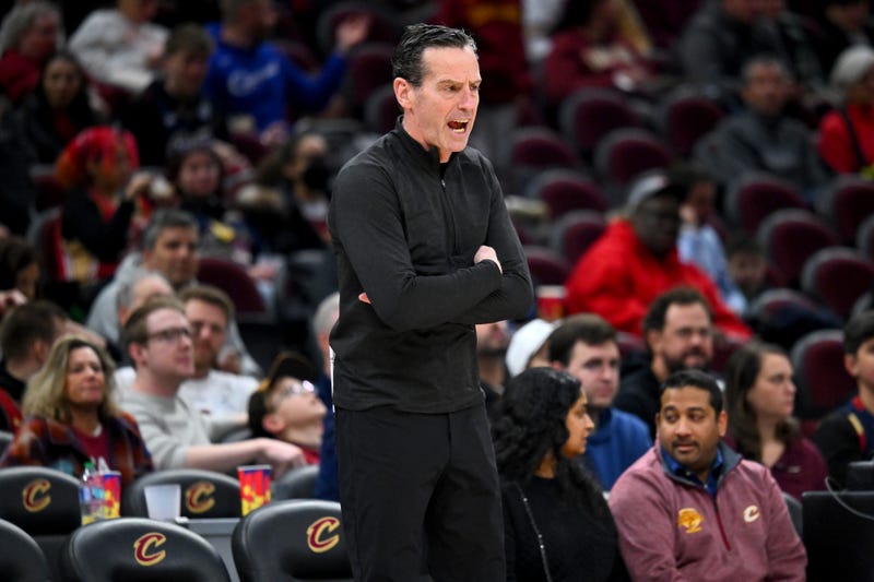 CLEVELAND, OHIO - JANUARY 19: Head coach Kenny Atkinson of the Cleveland Cavaliers yells to his players during the second half against the Oklahoma City Thunder at Rocket Arena on January 19, 2026 in Cleveland, Ohio. The Thunder defeated the Cavaliers 136-104. (Photo by Jason Miller/Getty Images)