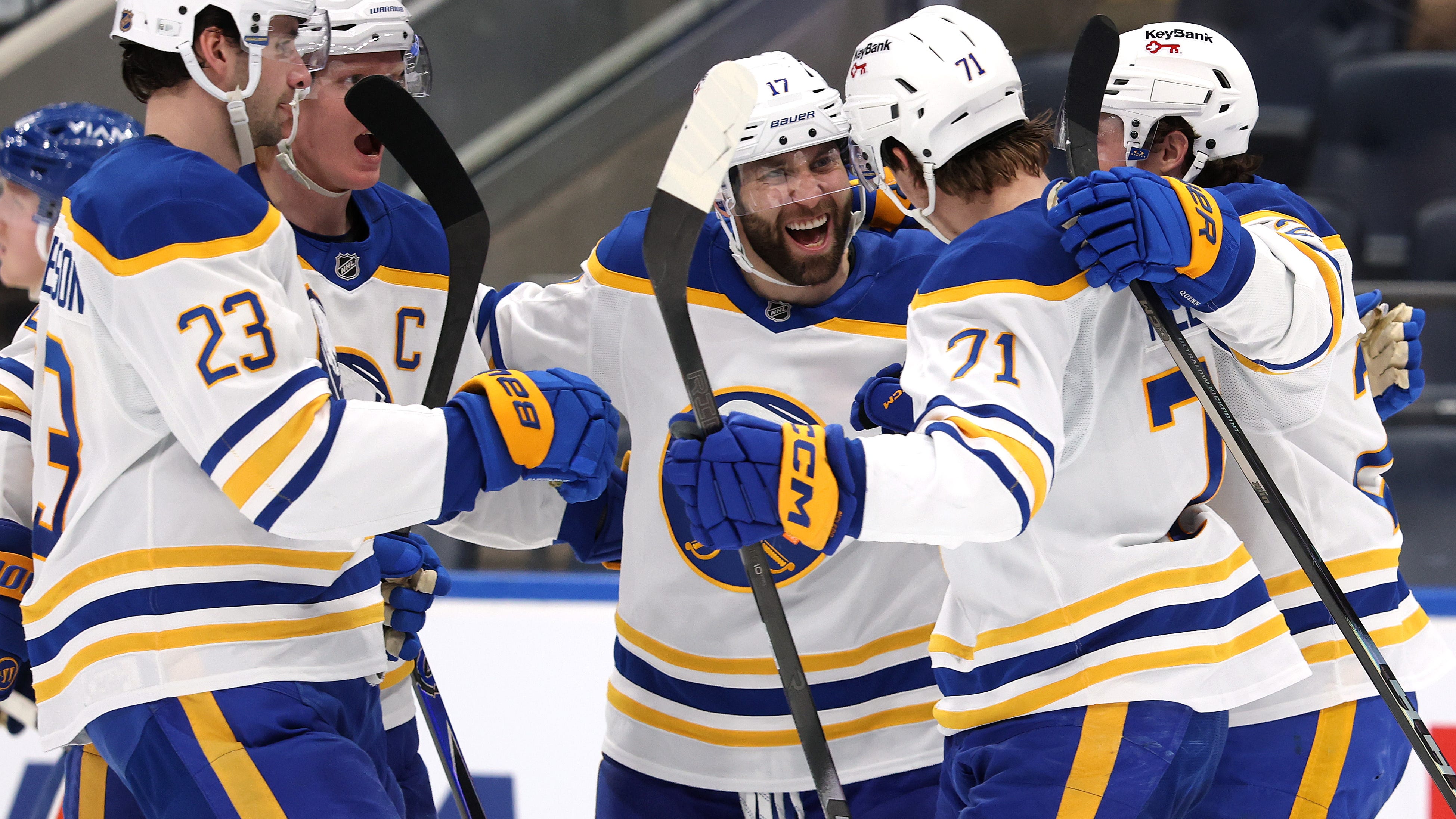 Zucker, Sabres throttle Islanders on Long Island