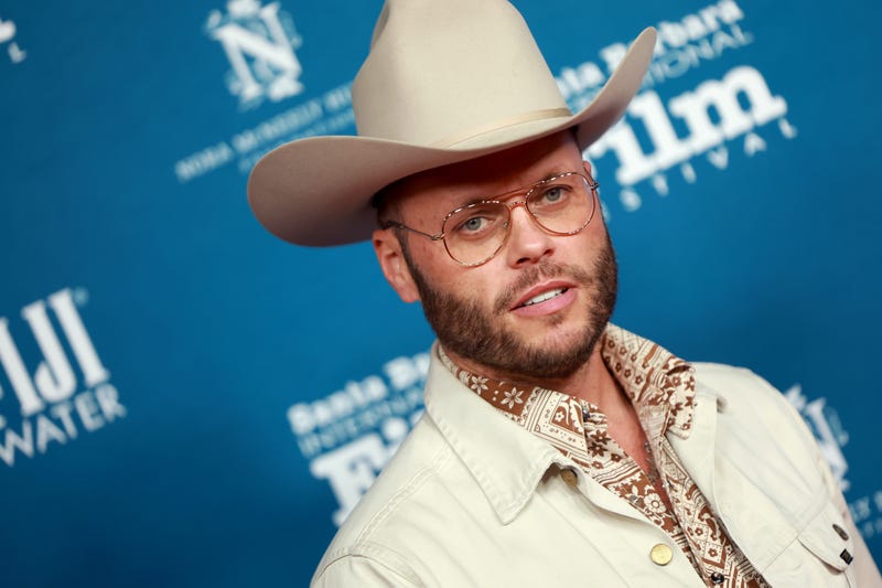 Texas-born country singer Charley Crockett is drawing national attention after posting a sharply worded message on Instagram criticizing President Donald Trump and prominent tech billionaires Elon Musk and Peter Thiel.