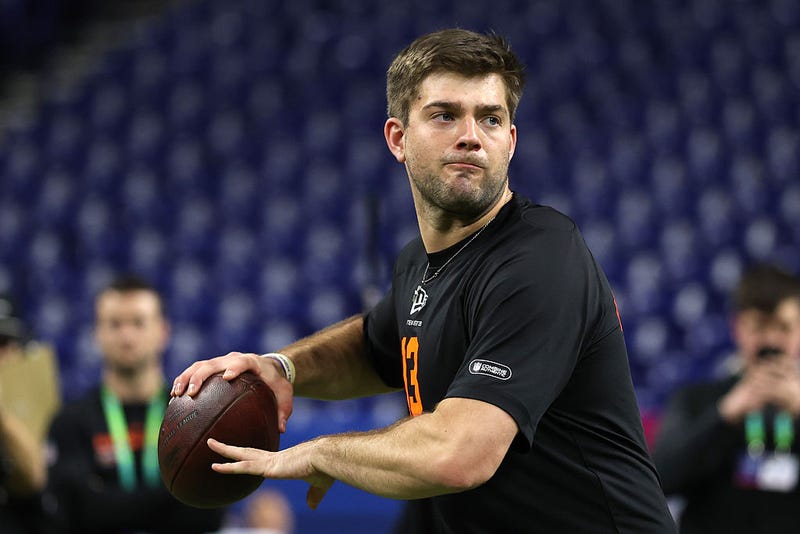 Garrett Nussmeier throwing at NFL Combine