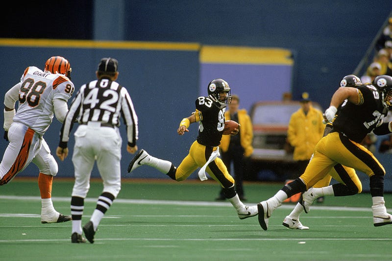 Louis Lipps returning a kick