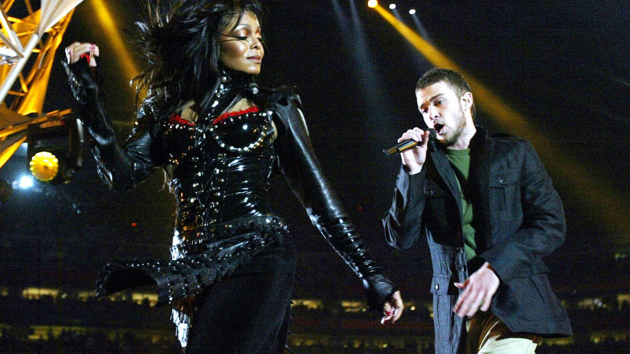Stylist alleges 'wardrobe malfunction' at Super Bowl was designed to one-up Britney Spears