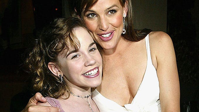 '13 Going on 30' star Christa B. Allen recreates Jennifer Garner's movie look and it's uncanny