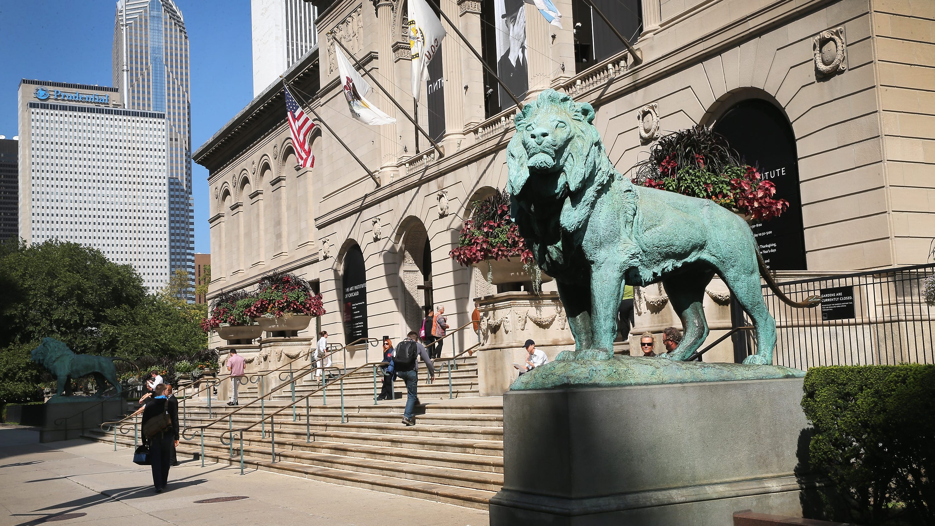 More than 500 workers at Art Institute of Chicago ok inaugural union contract