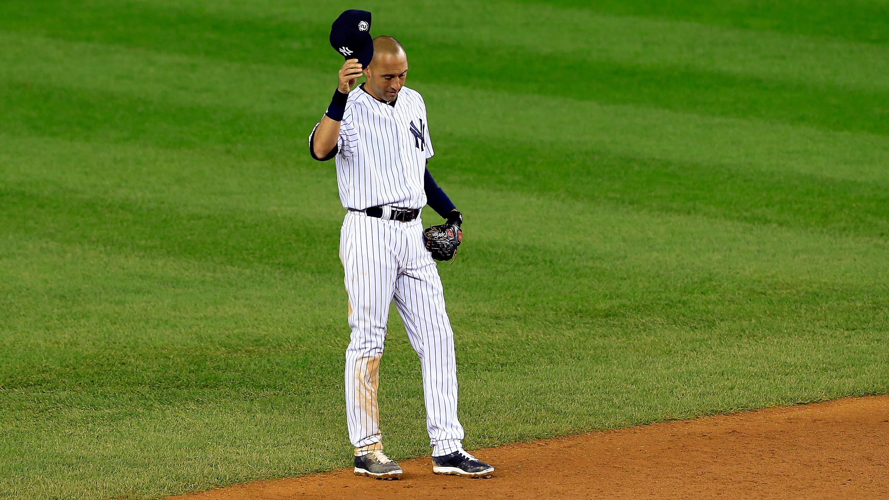 Relive Derek Jeter's unforgettable game-winner on anniversary of final game at Yankee Stadium