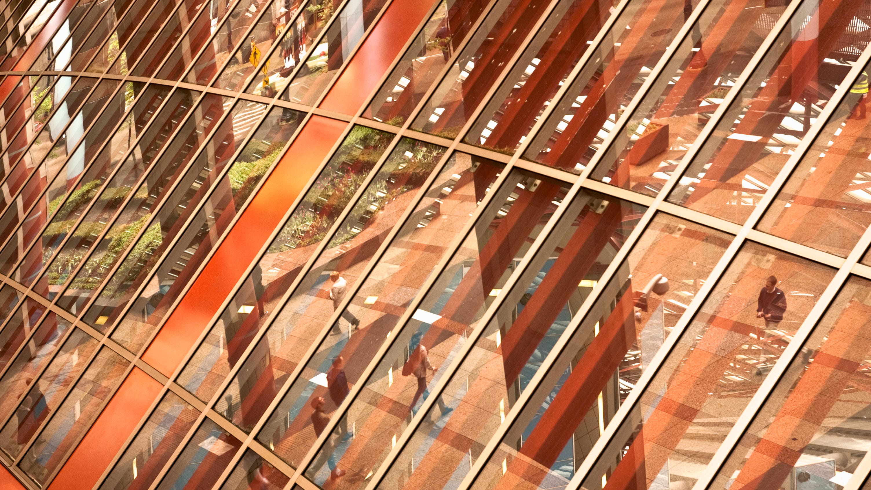 Could the sudden death of famous architect Helmut Jahn change the fate of the Thompson Center?