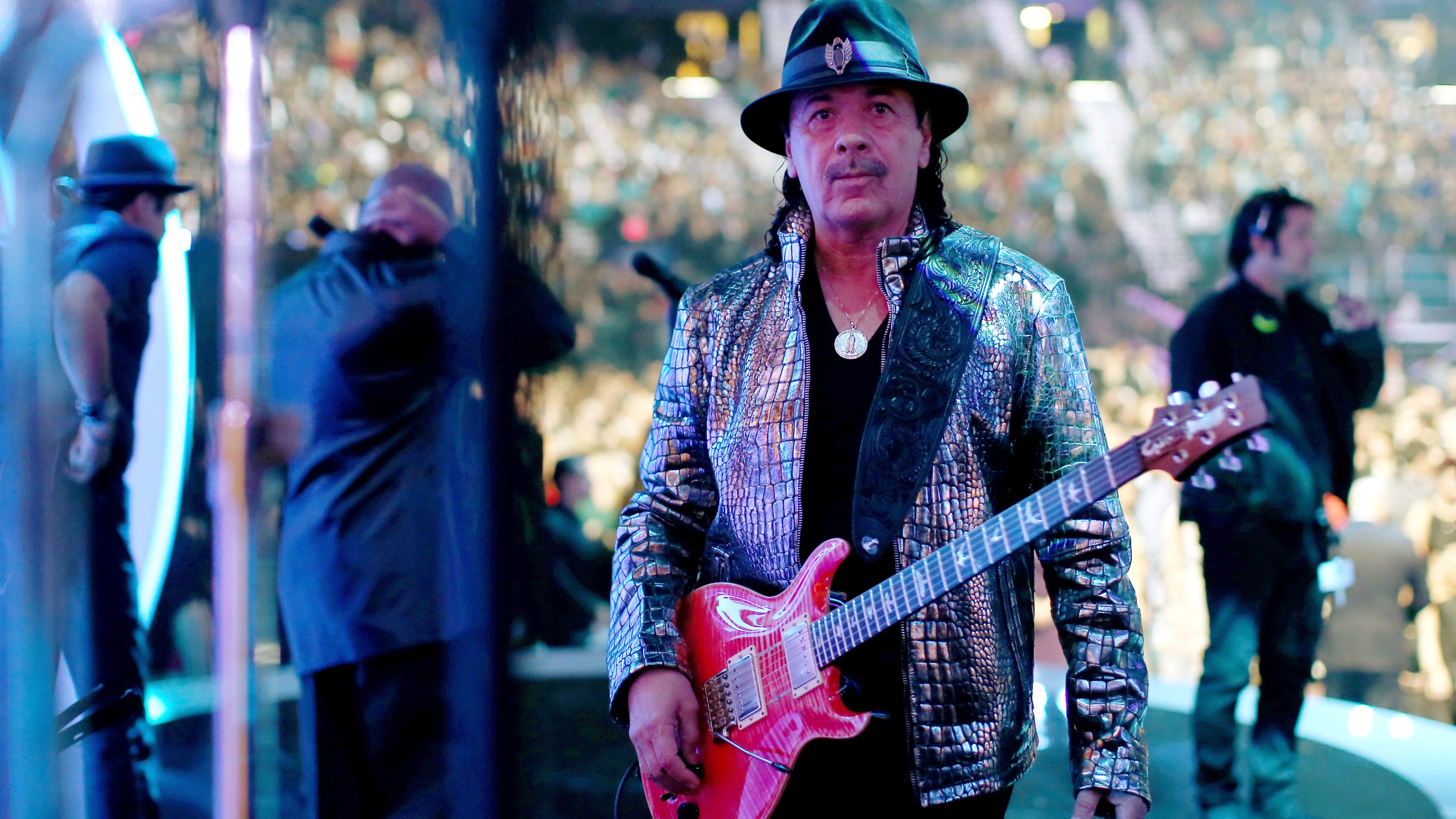 Carlos Santana collapses on stage during performance