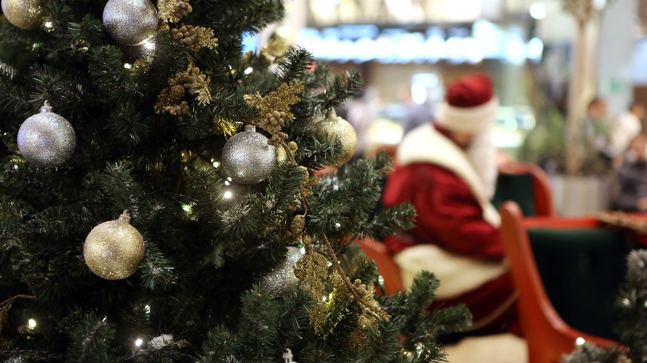 WATCH: Illinois boy who was shamed by mall Santa gets Nerf guns from NRA, 'real' Santa