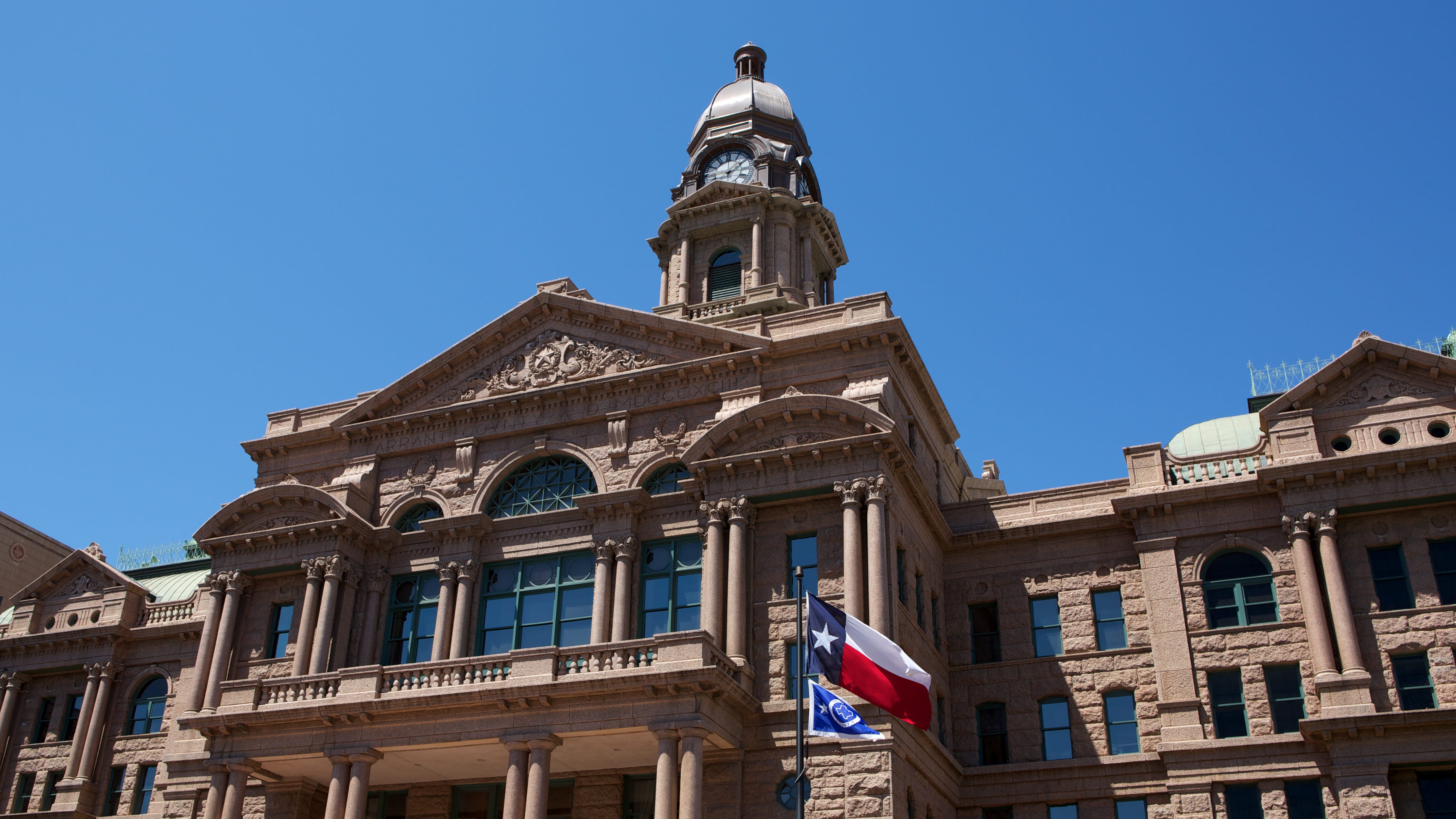 Tarrant County commissioners vote no confidence in TAD chief appraiser