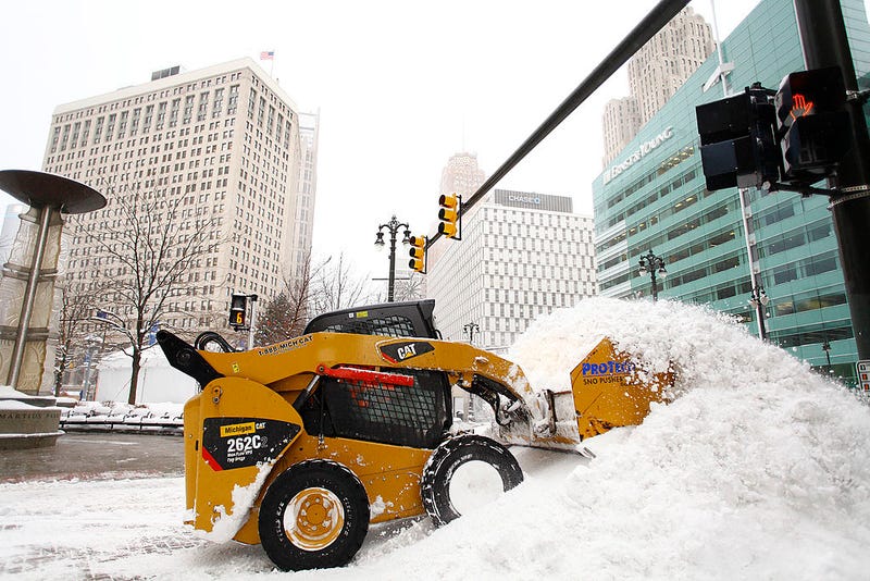 heavy snowfall in Detroit, Michigan