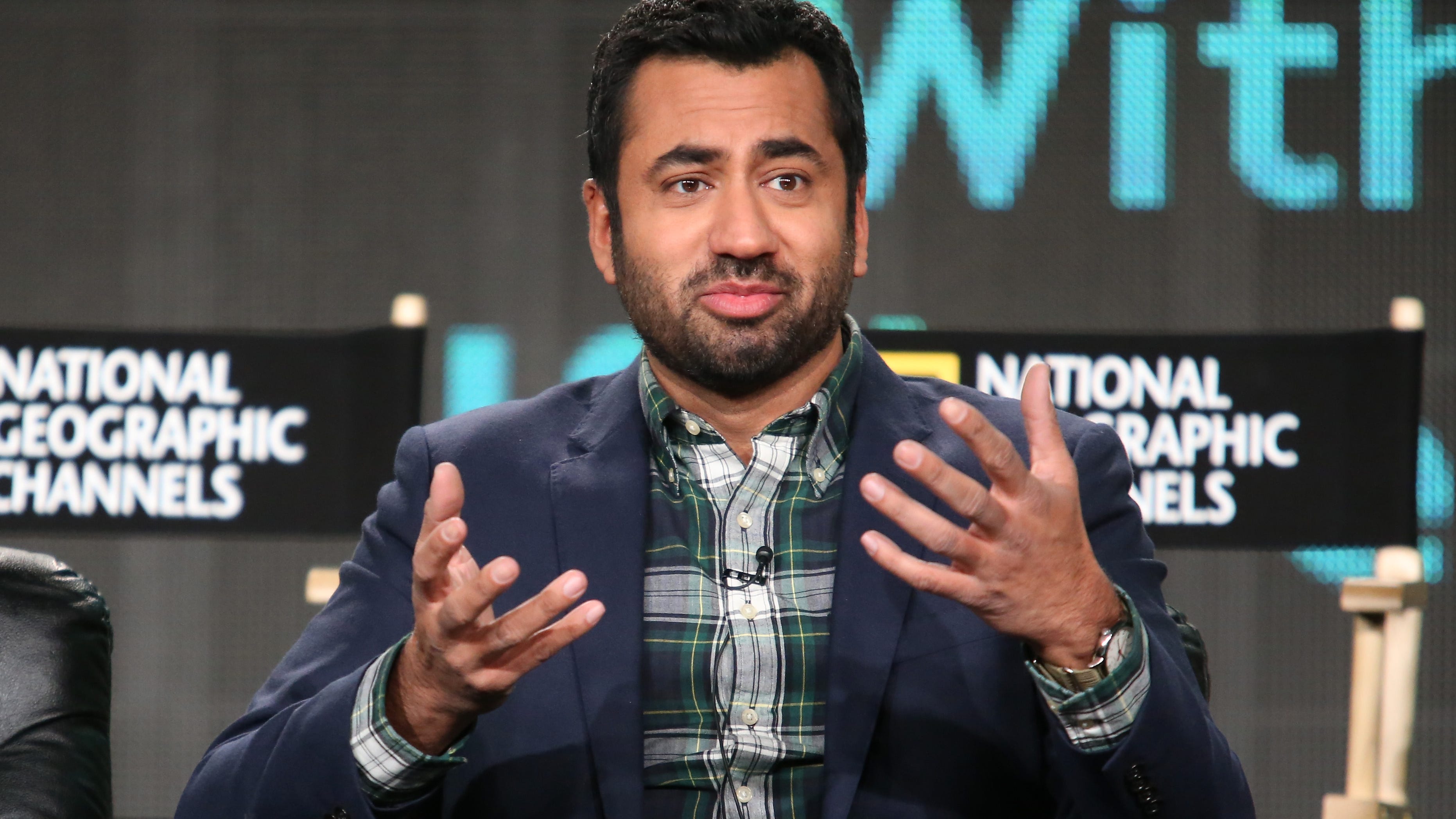 Kal Penn admits to super awkward first meeting with the Obamas: 'I'm a gigantic idiot'