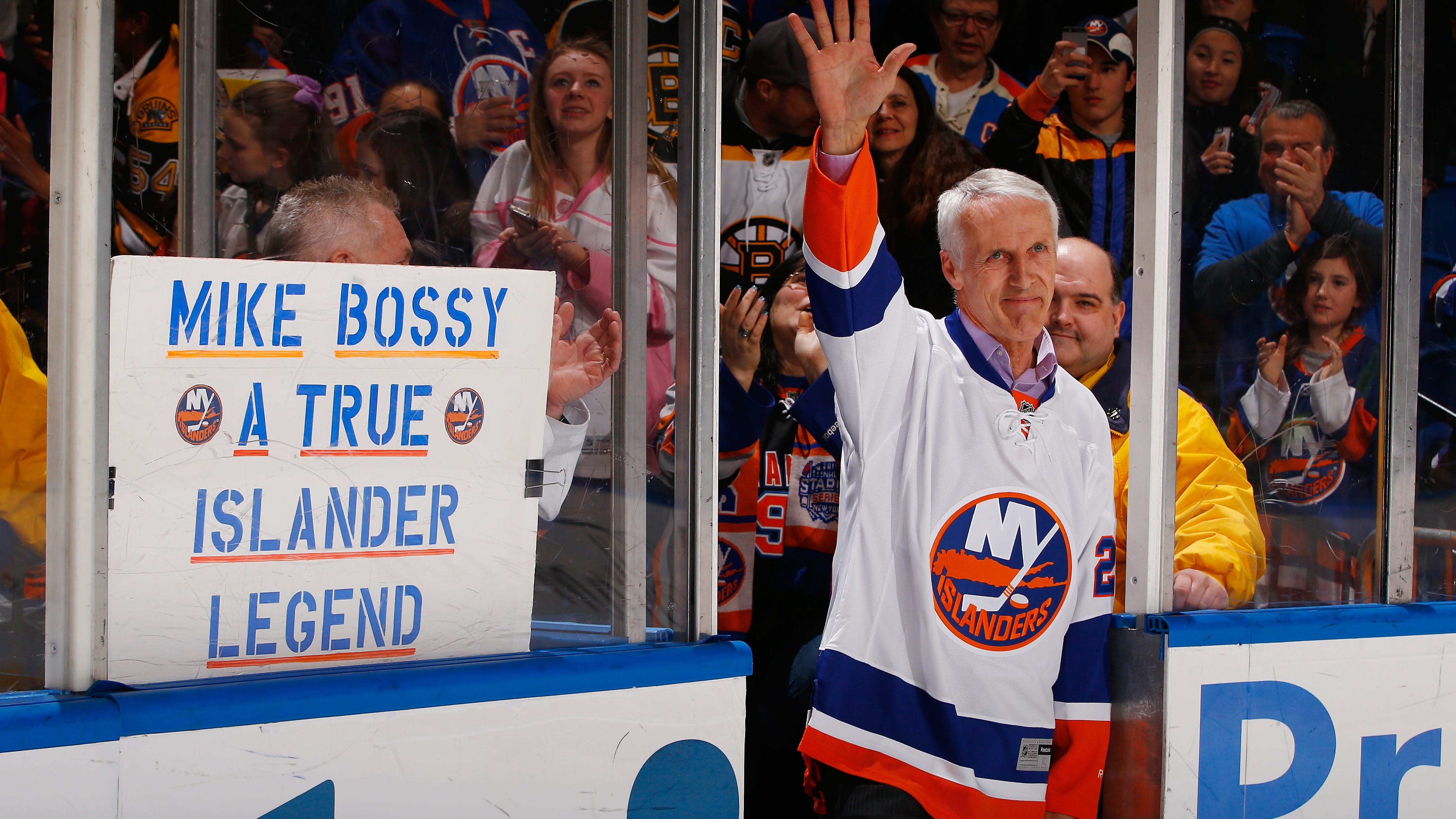 50 Seasons of Islanders Memories: The captain is honored and The Boss empty nets 500