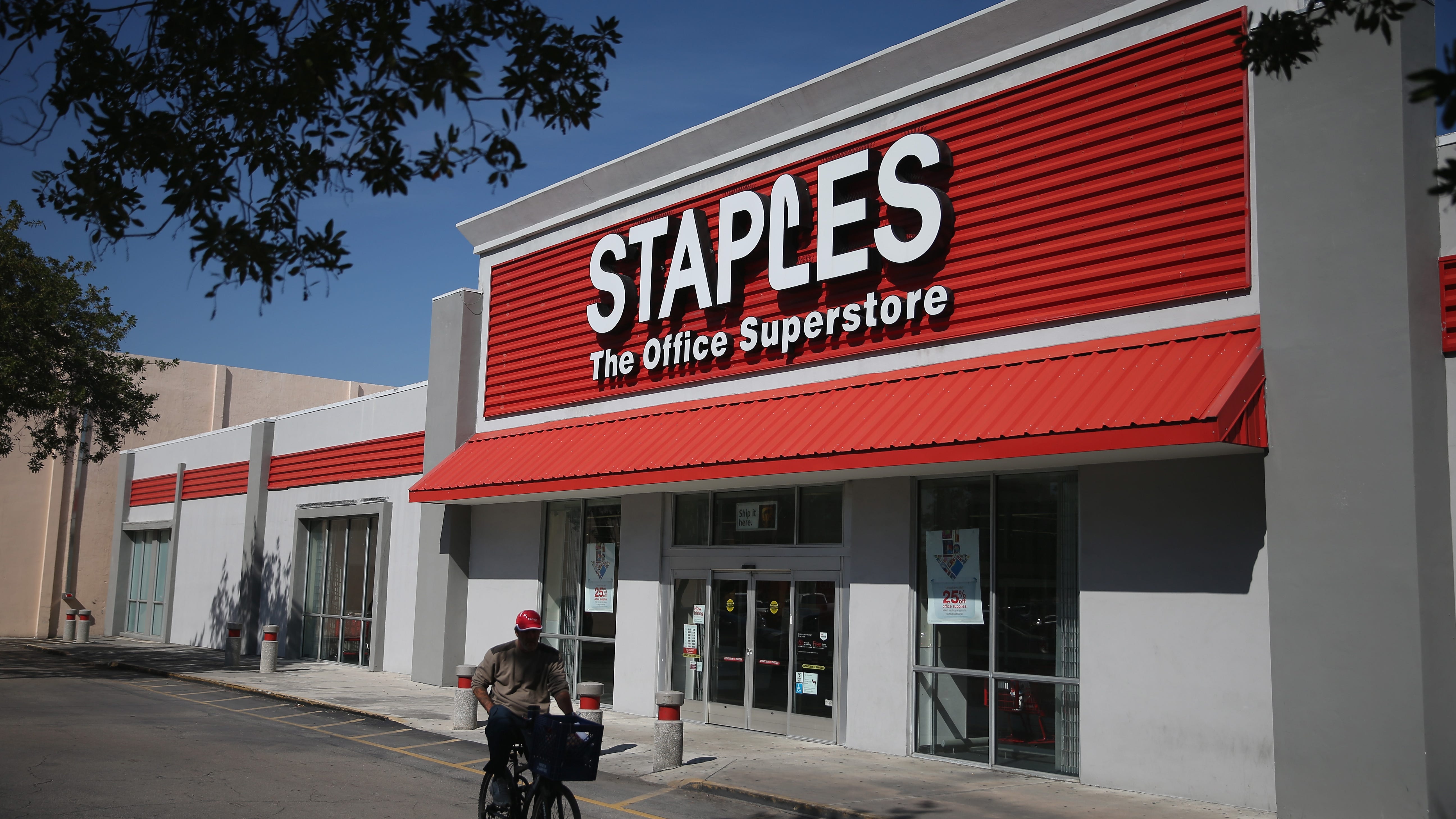 Woman drops lawsuit vs. Staples for alleged rat problem