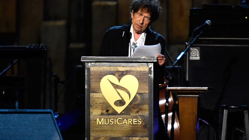 Bob Dylan's teenage love letters auctioned for $670,000