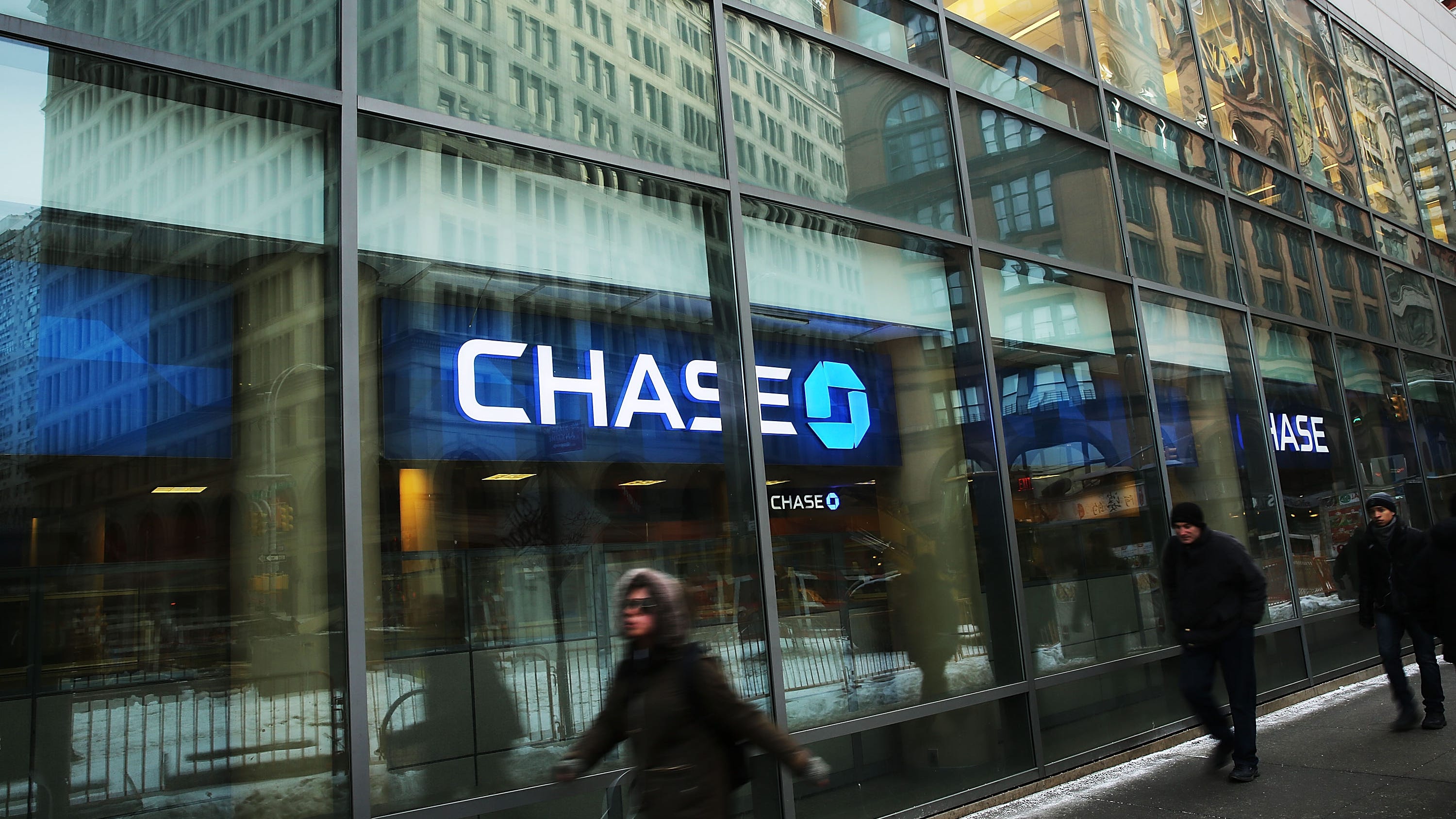 Dozens of NYC Chase bank locations close due to omicron surge