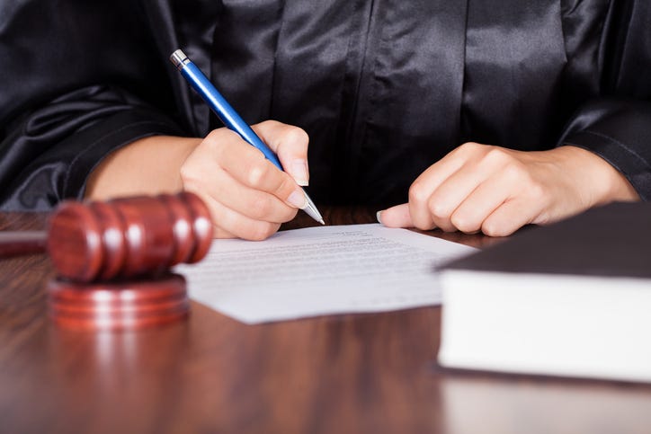 Florida man flirts with judge