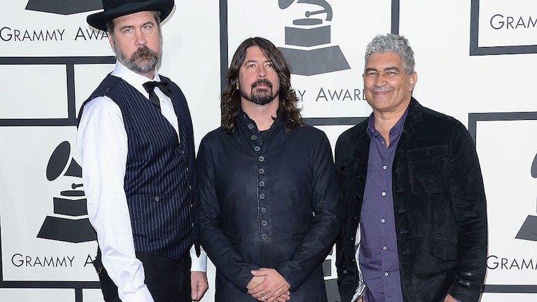 Foo Fighters are once again number one, but Dave Grohl still jams on Nirvana songs