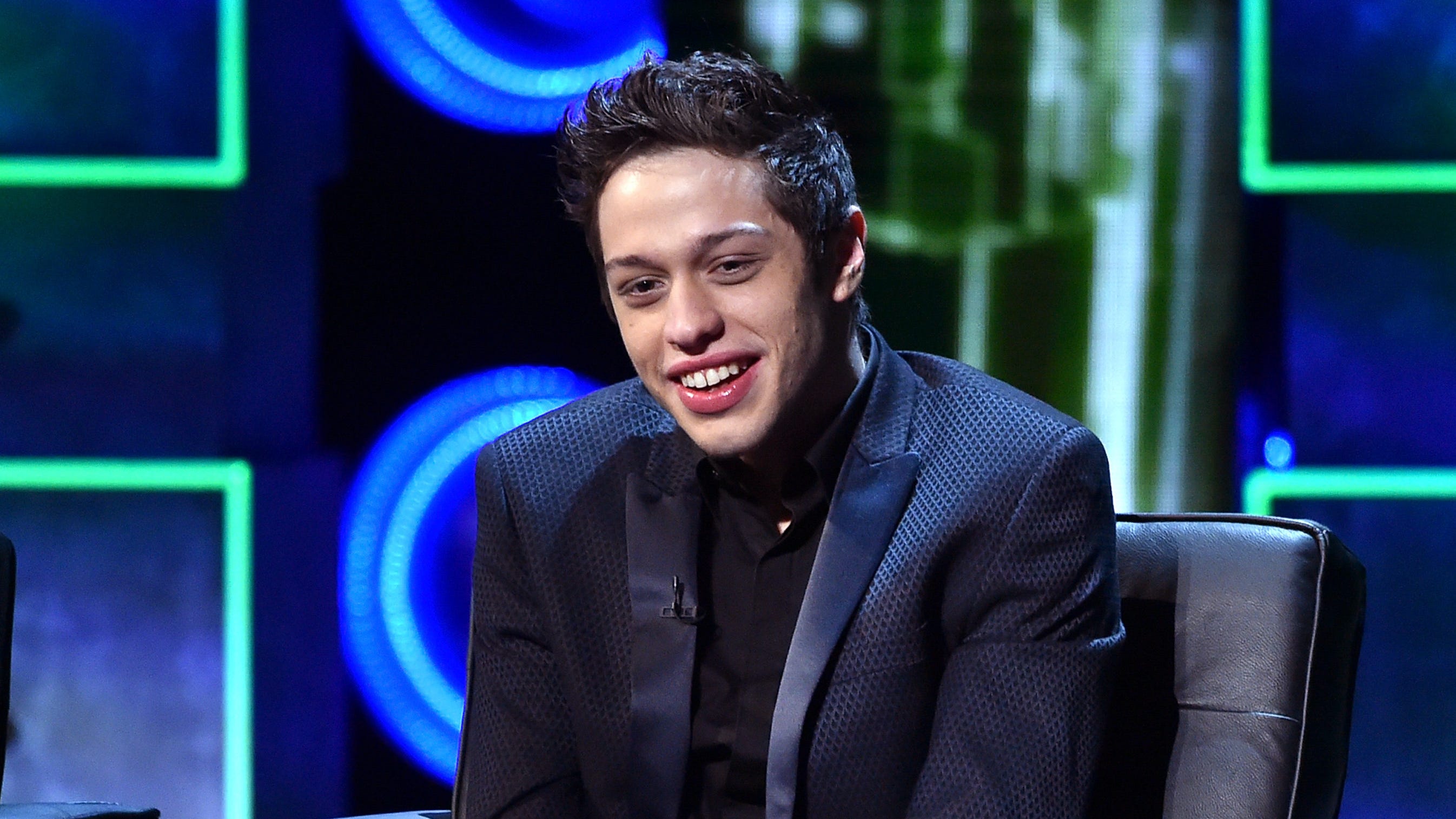 Pete Davidson inspires Alec Baldwin to lose 100 pounds with fake workout tips