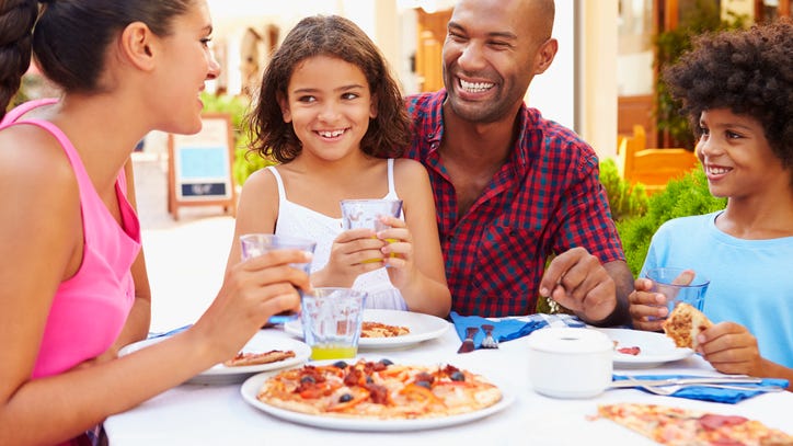 Save on thousands of restaurants for Mother’s Day with this gift card