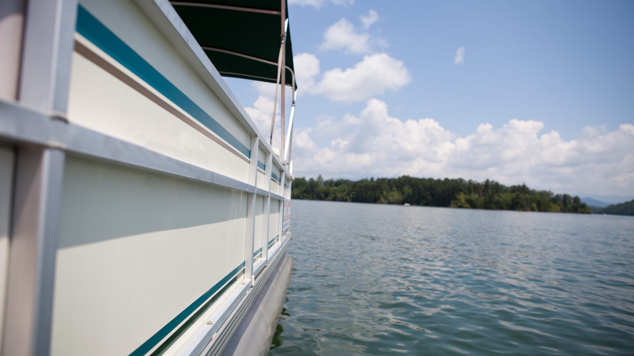 Novi man killed after being run over by pontoon boat on Oakland County lake