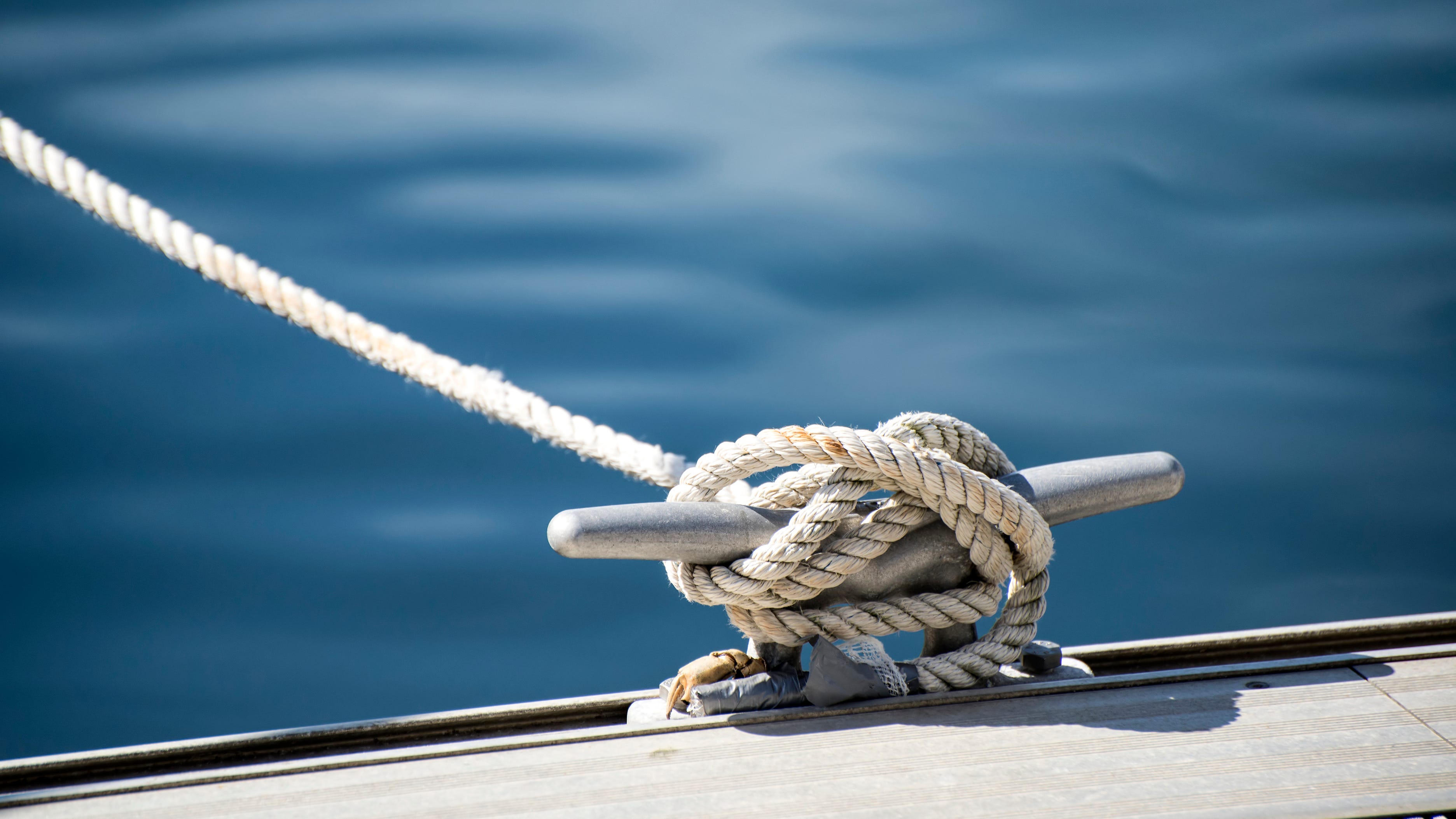 Good Samaritan rescues 7 people off smoking boat as deputies quell fire threat near Belle Maer Harbor Marina