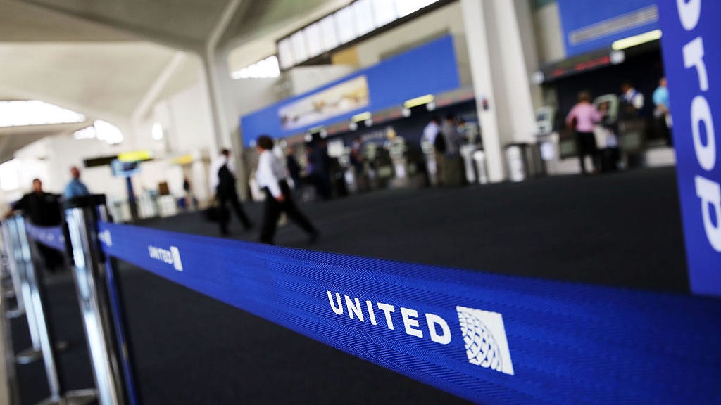 VIDEO: Ex-NFL player attacks United worker in bloody brawl at Newark Airport