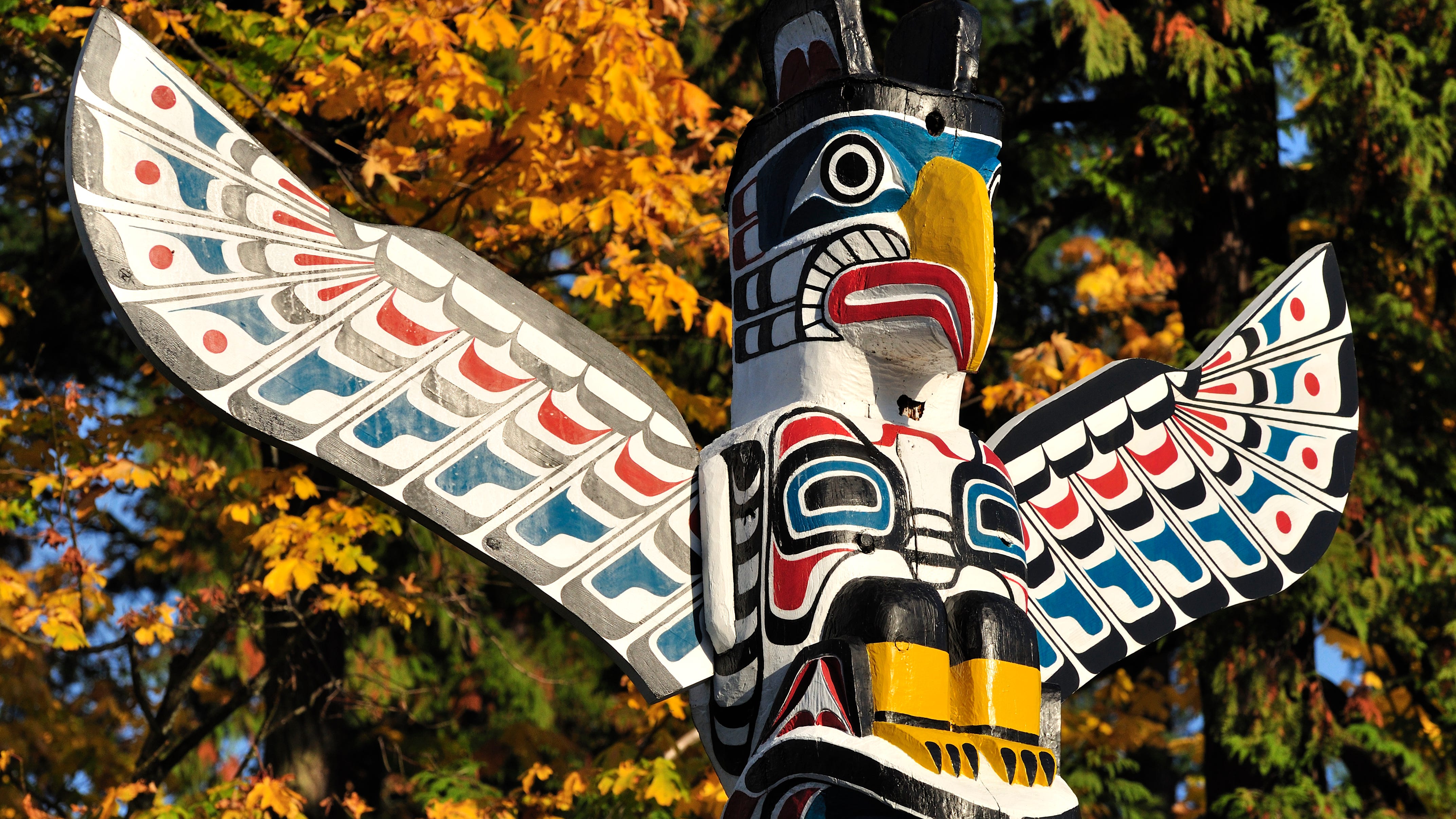 Massive totem pole makes stop in San Leandro en route to Smithsonian