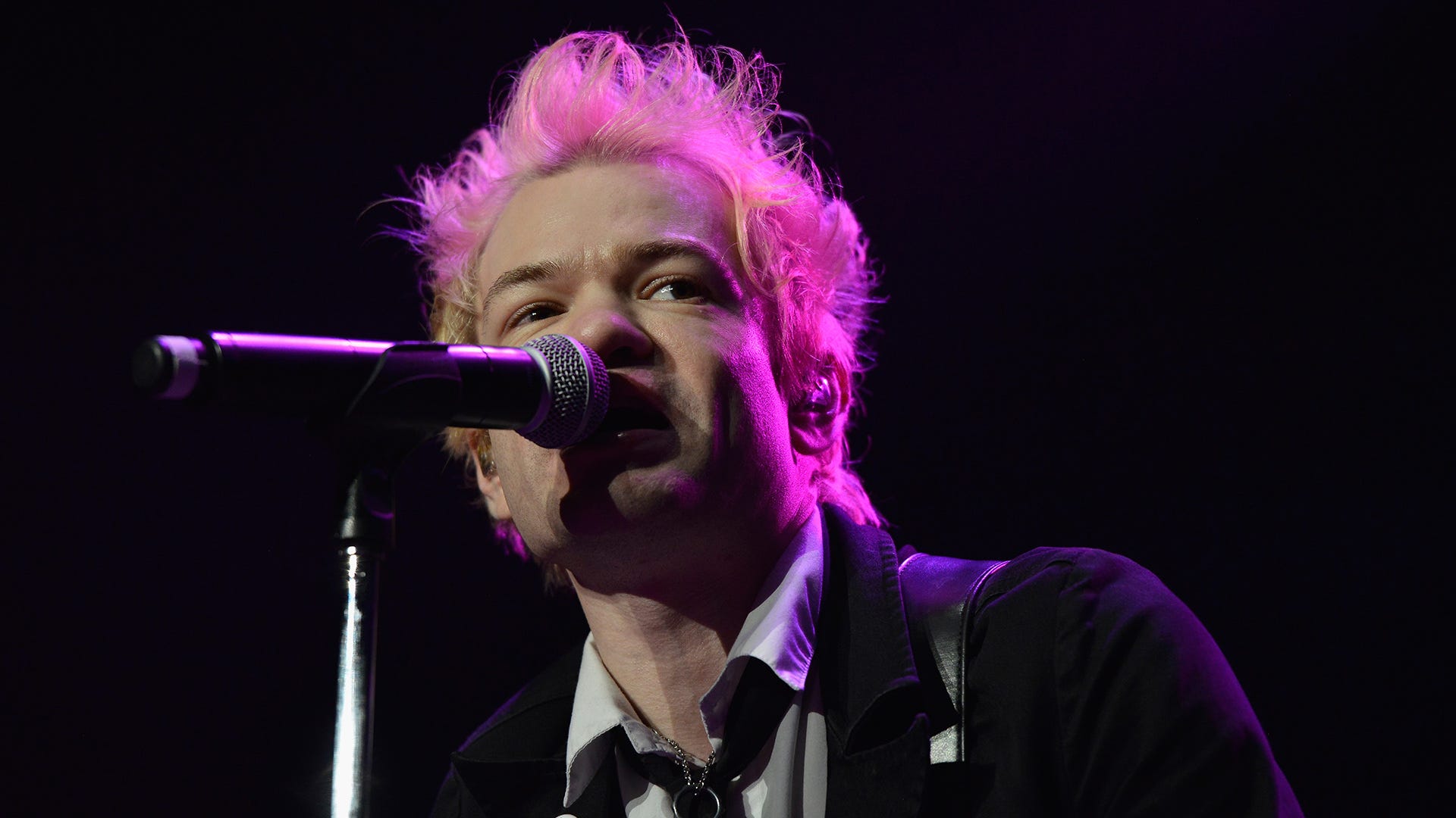 Deryck Whibley promises the untold story of Sum 41 in new memoir, 'Walking Disaster'