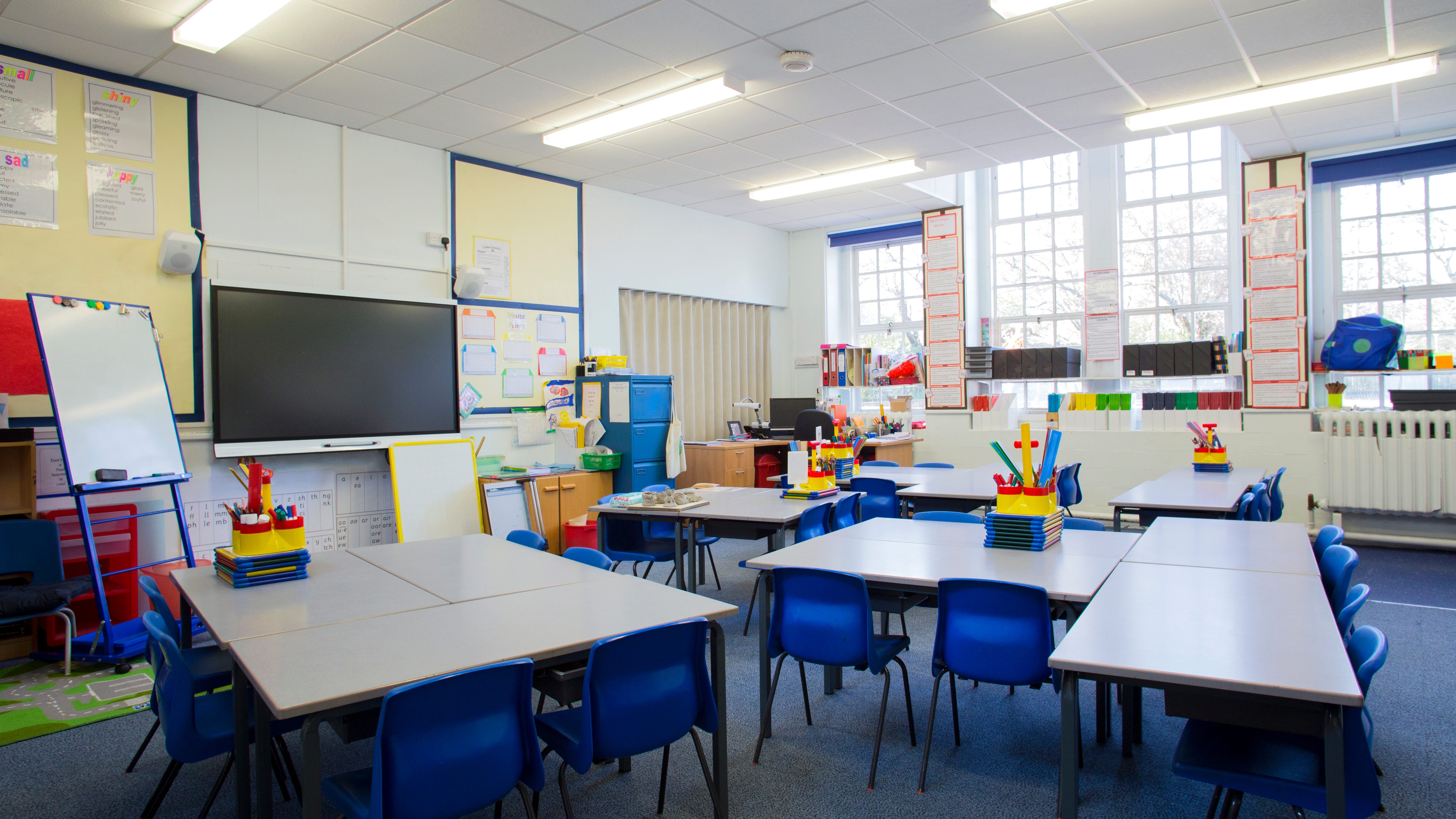 COVID-19 concerns force Detroit school to return to online learning