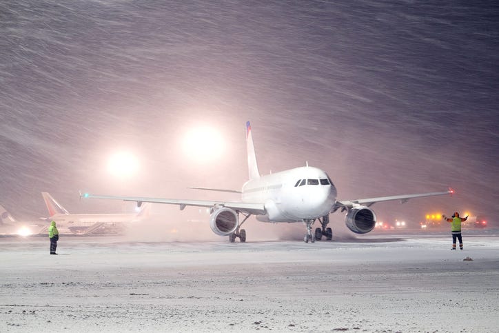 Detroit Metro Airport closed, flights diverted due to winter storm