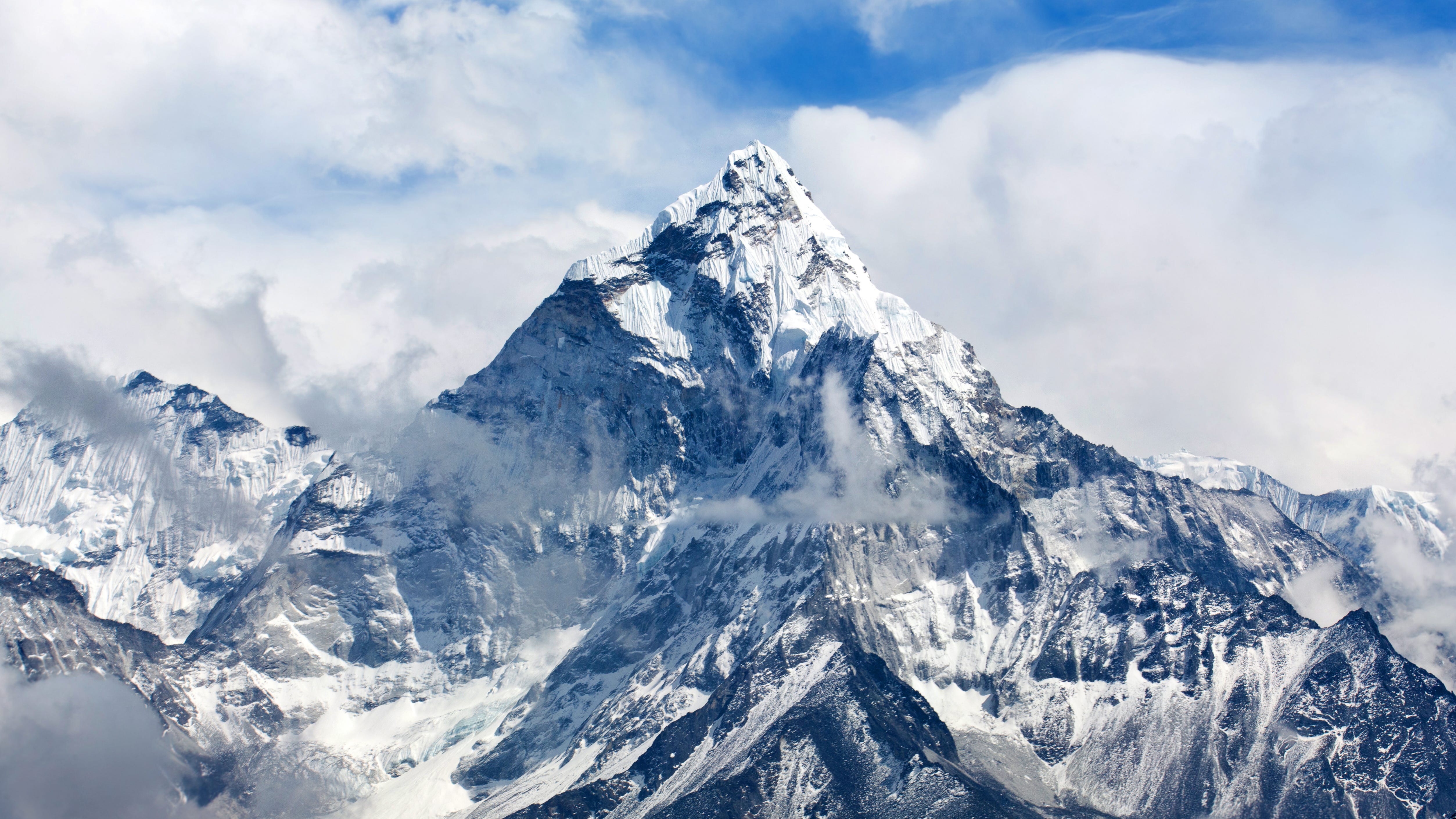 Teen wants to become the youngest American woman to climb Mt. Everest