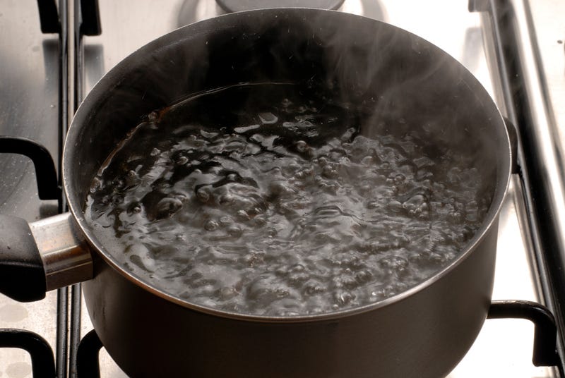 pot of boiling water