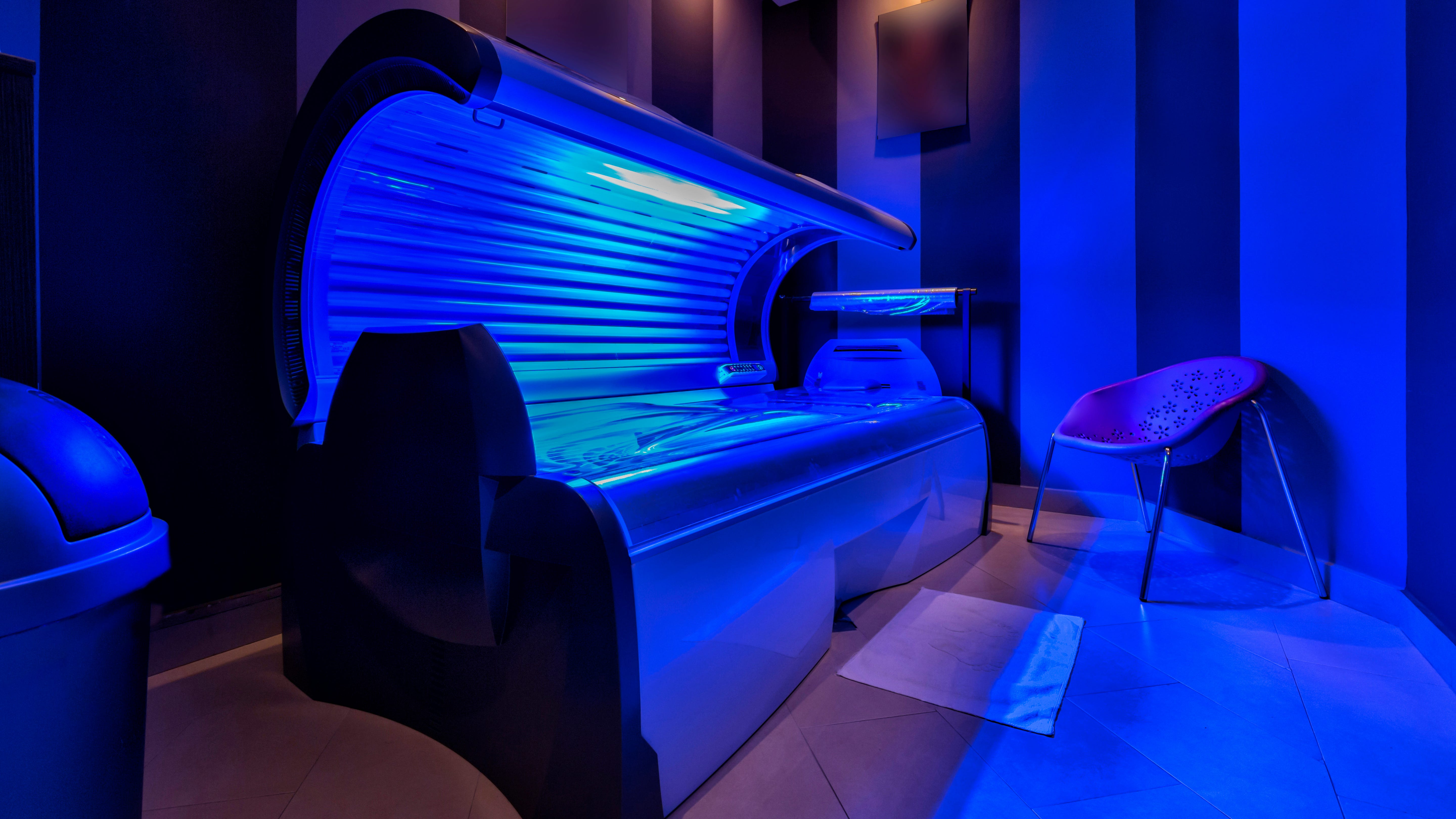 Man pleads no contest to secretly recording patrons at metro Detroit tanning salon