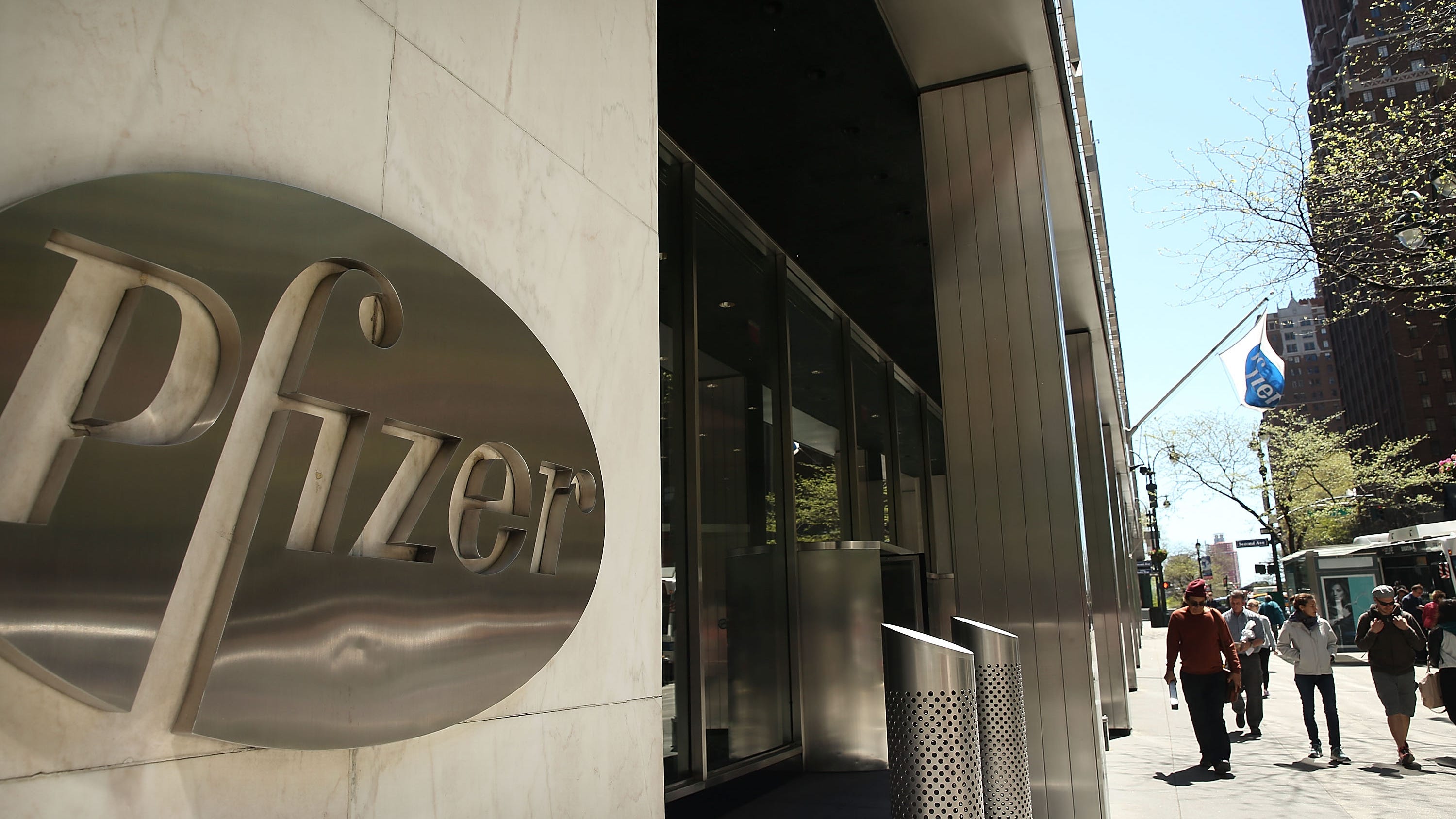 Pfizer recalls anti-smoking drug Chantix because of potential cancer risk