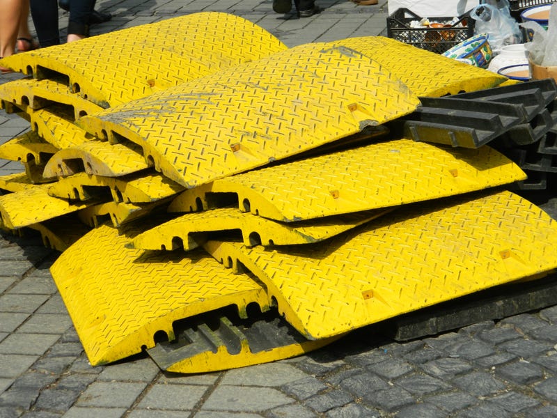 Fragments of speed cushions