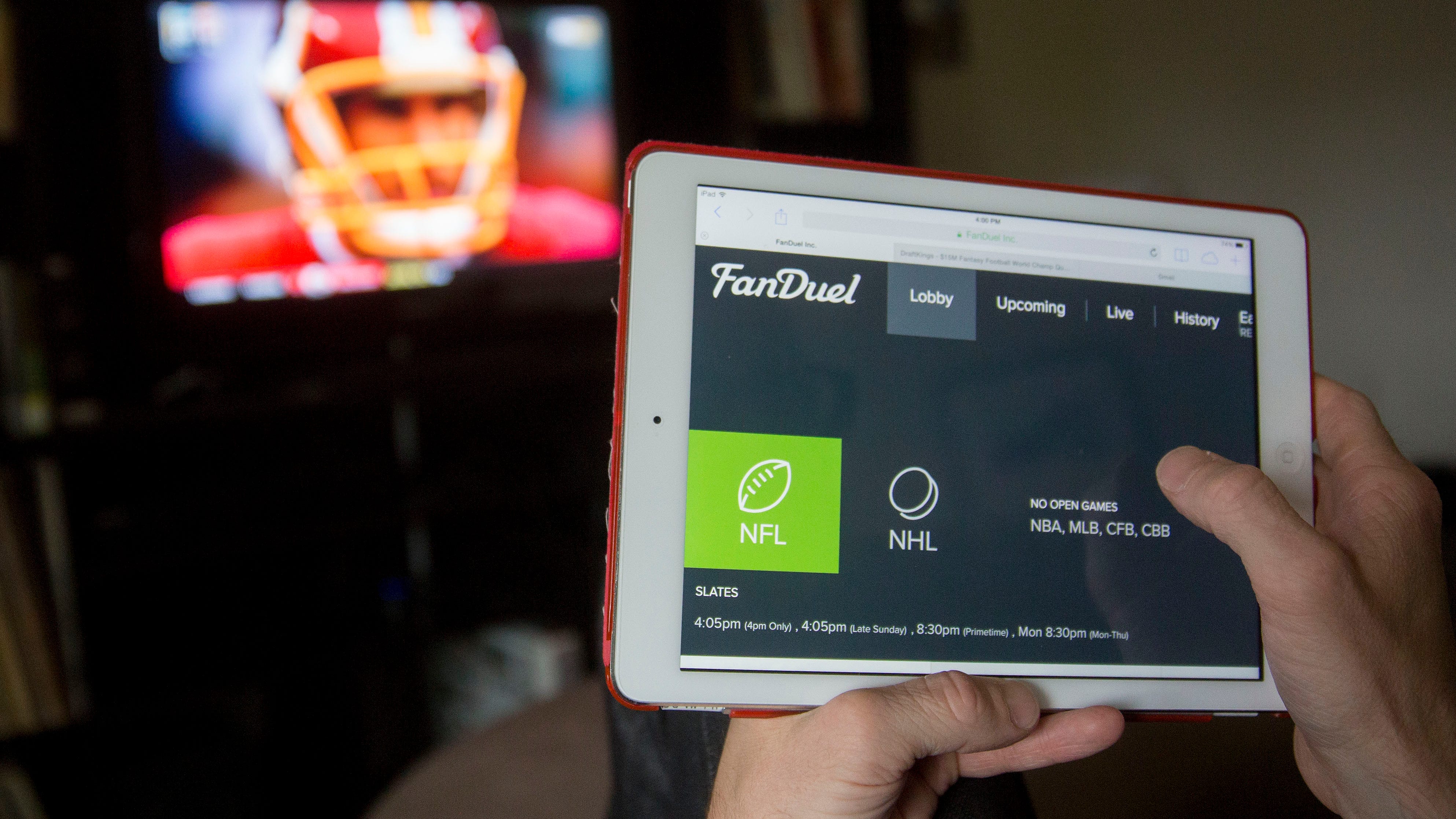 Mobile sports betting breaks records in NY, brings in $2B in 30 days