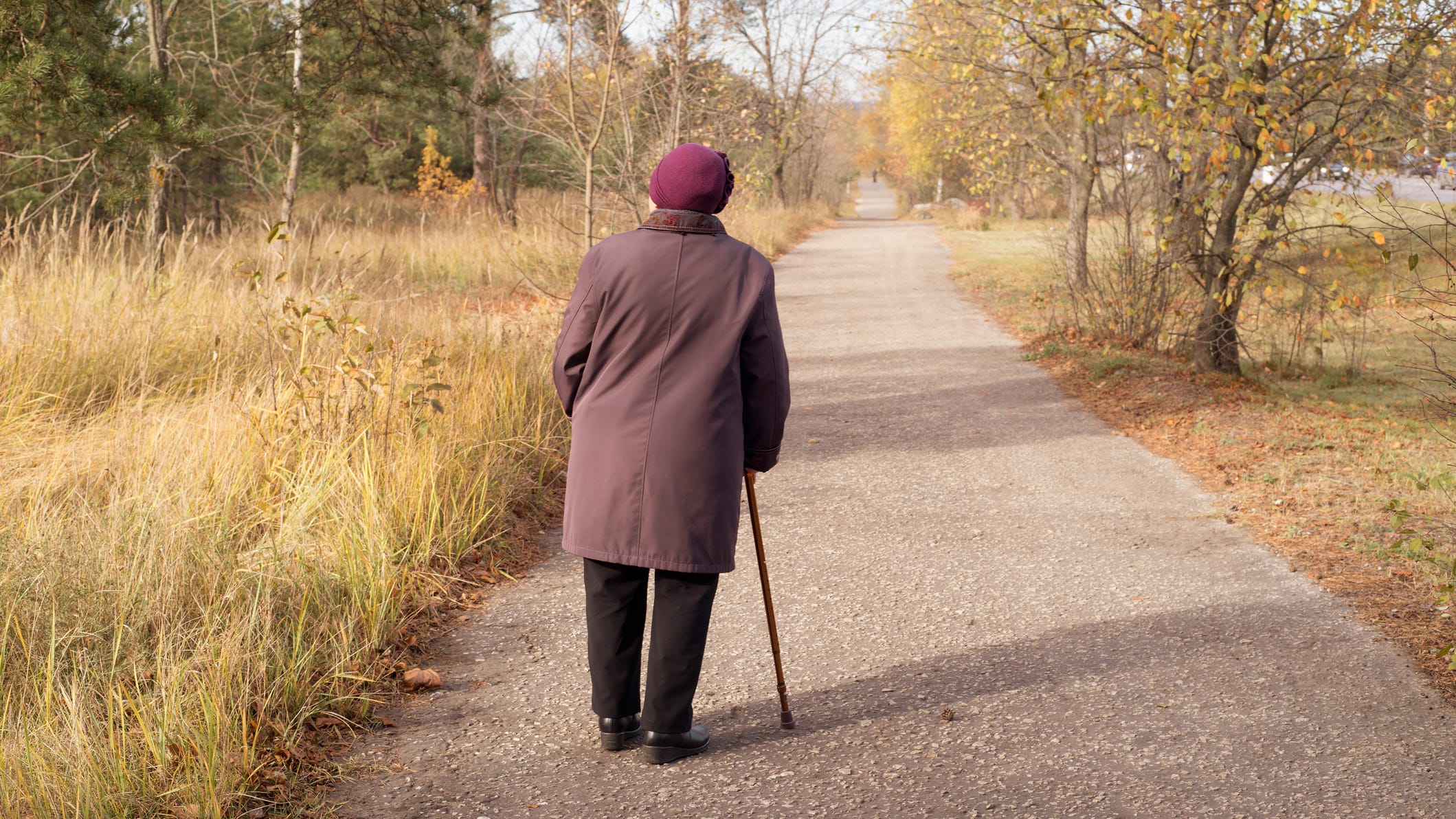 95-year-old woman robbed of family heirlooms while walking on Bay Area trail