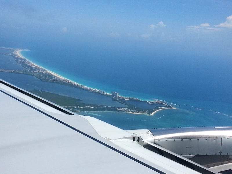 airplane, cancun