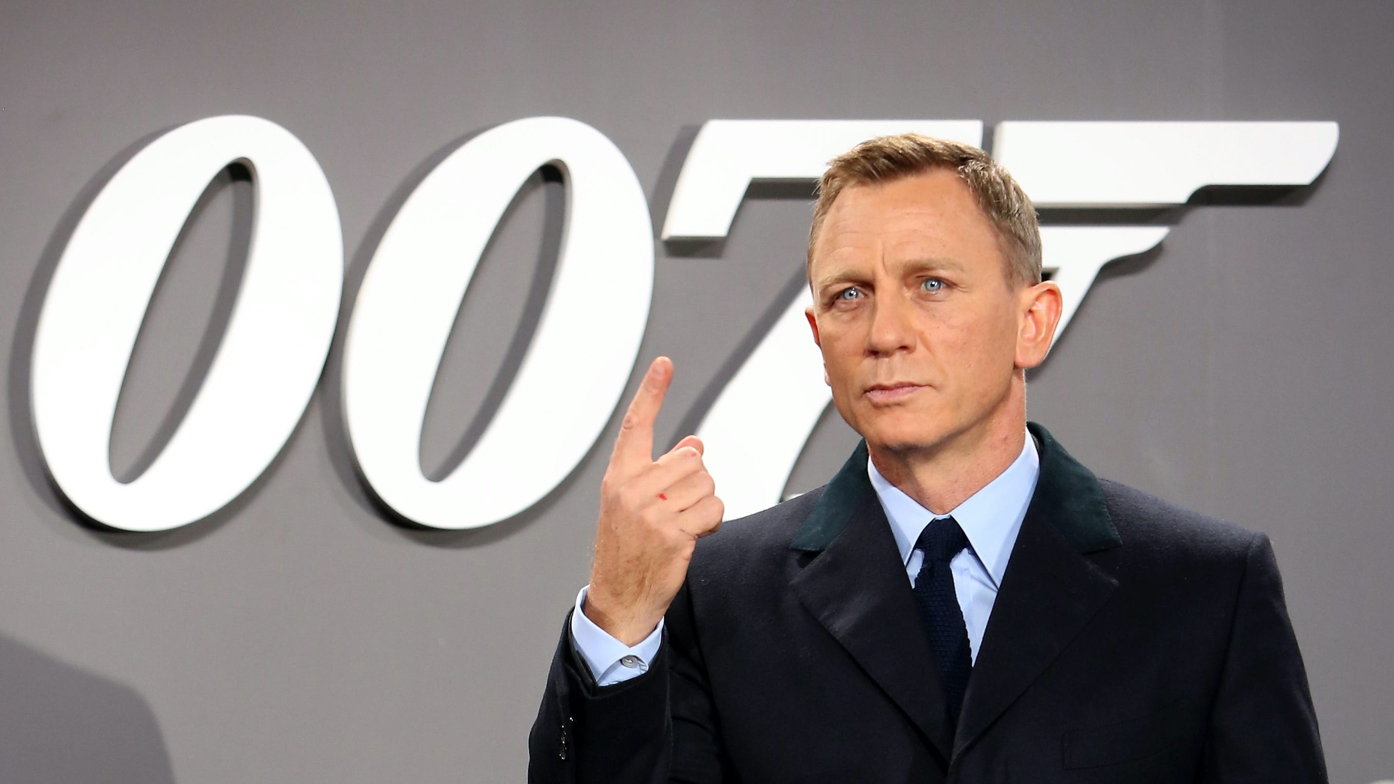 Daniel Craig explains why he doesn’t think a woman should ever play James Bond