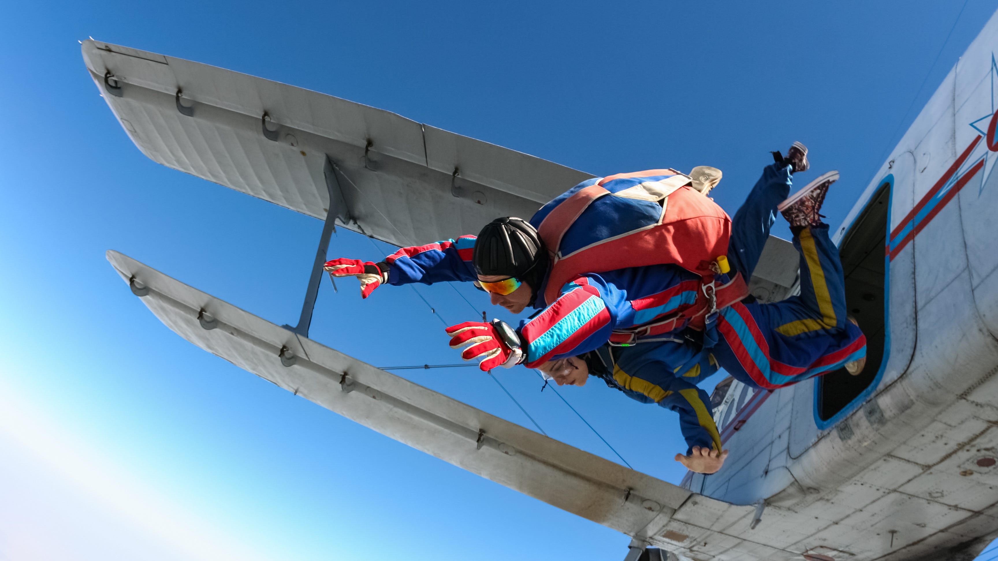 Chicago woman seriously injured in skydiving accident outside Milwaukee